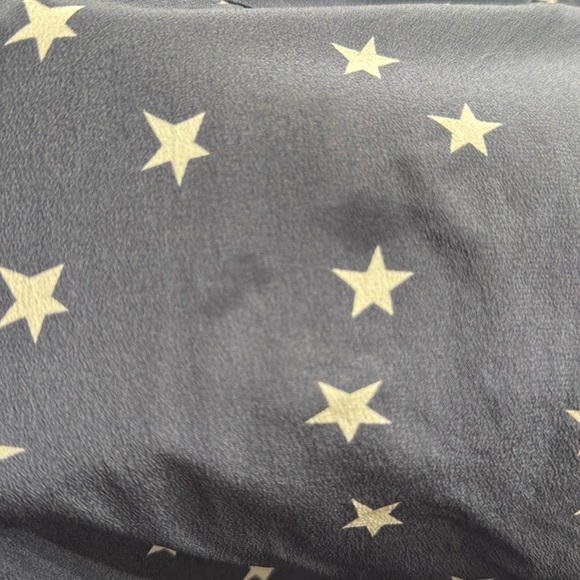 EQUIPMENT Femme Signature Star Silk Blouse - Picture 13 of 13